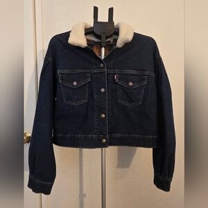 Levi’s Premium Dark Wash Sherpa Trucker Jacket Size Medium Flannel Lined